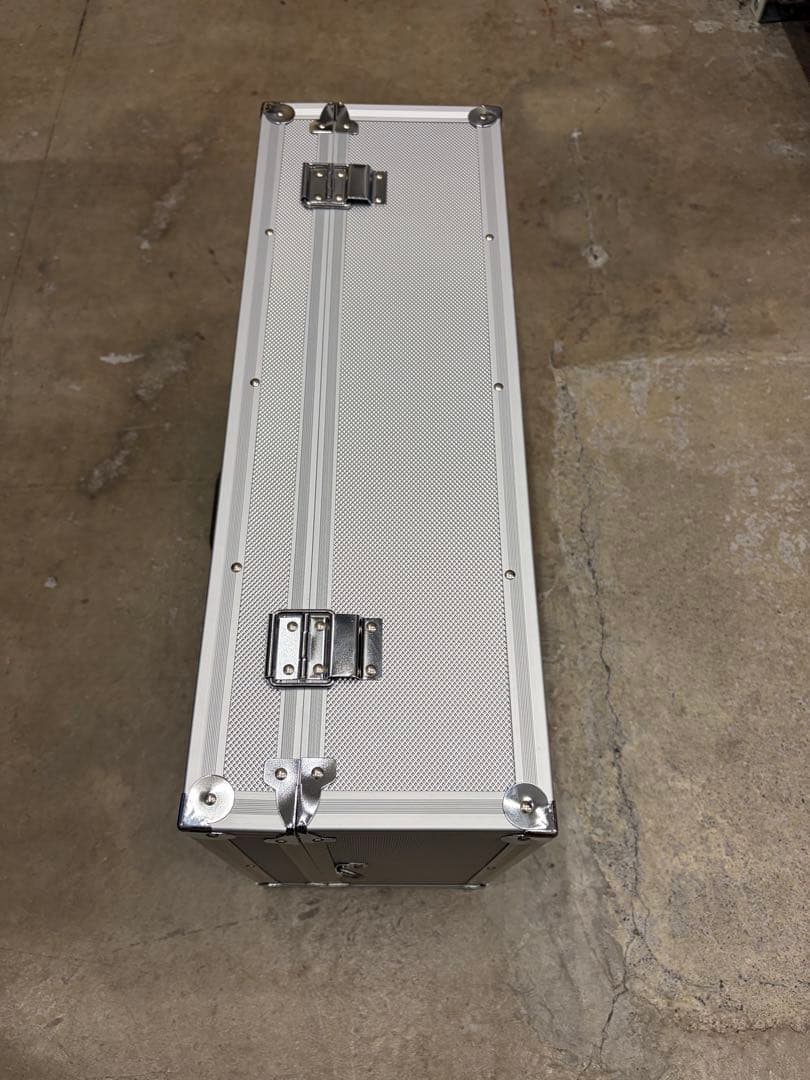 非売品 Thug Club ジェラルミンケース