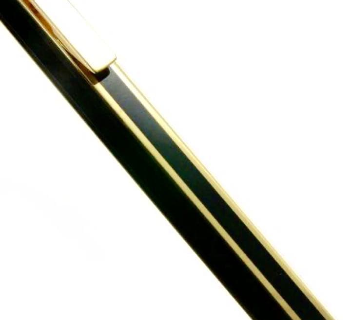 ★新品箱入り★CARAN d'ACHE ヘクサゴナル/ボールペン 純正漆 黒×金