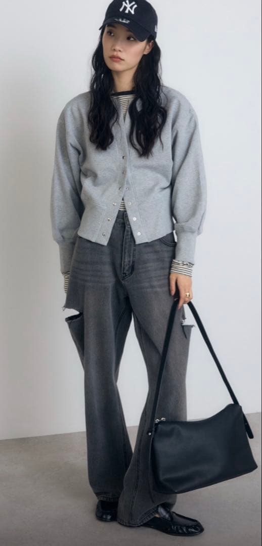 2回使用【soins】　牛革ミニマルショルダーバッグ