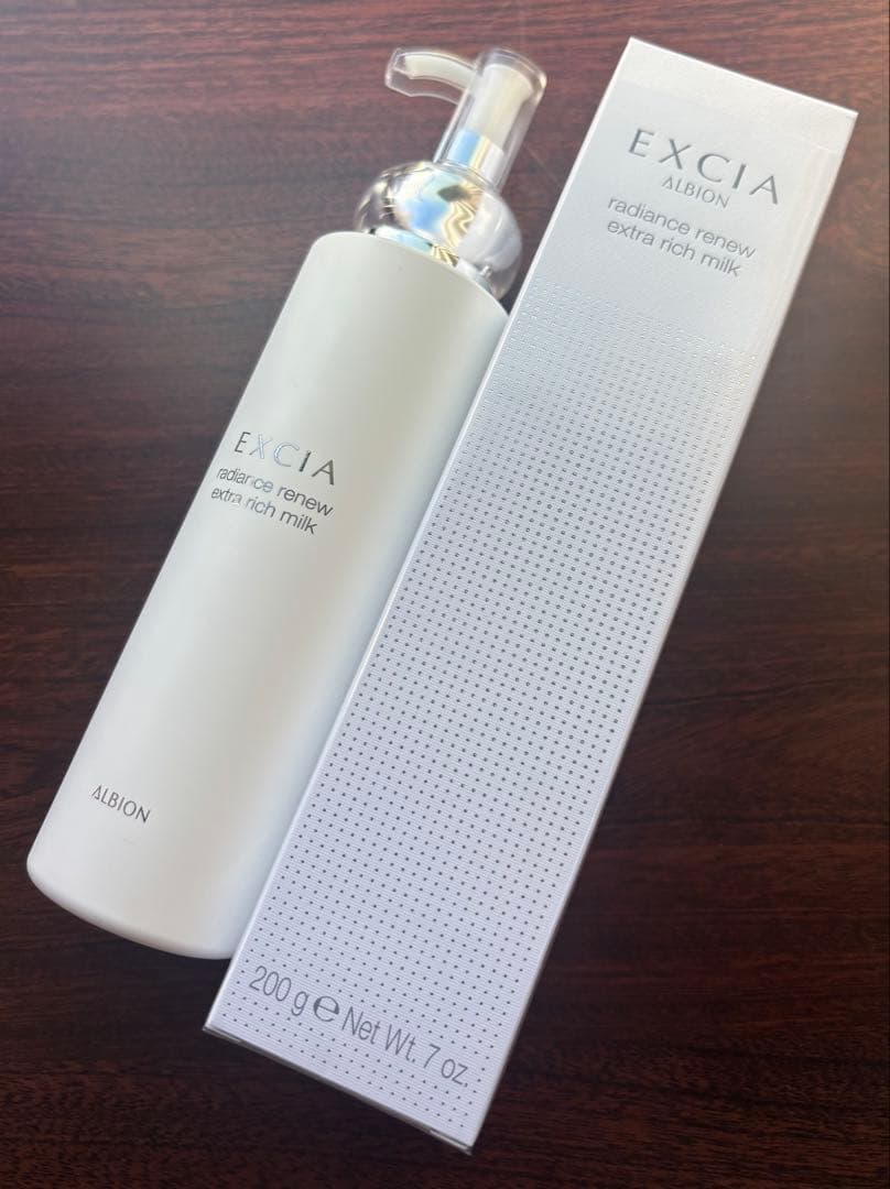 残量多 EXCIA ラディアンスリニュー エクストラリッチミルク エクシアおまけ