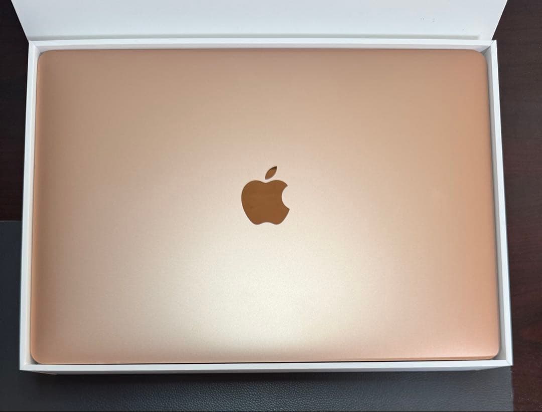 MacBook Air 2020。13インチ。500GBストレージ