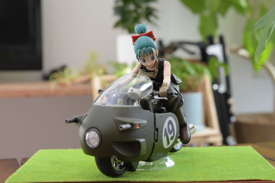 塗装済完成品 ドラゴンボール ブルマの可変式バイク