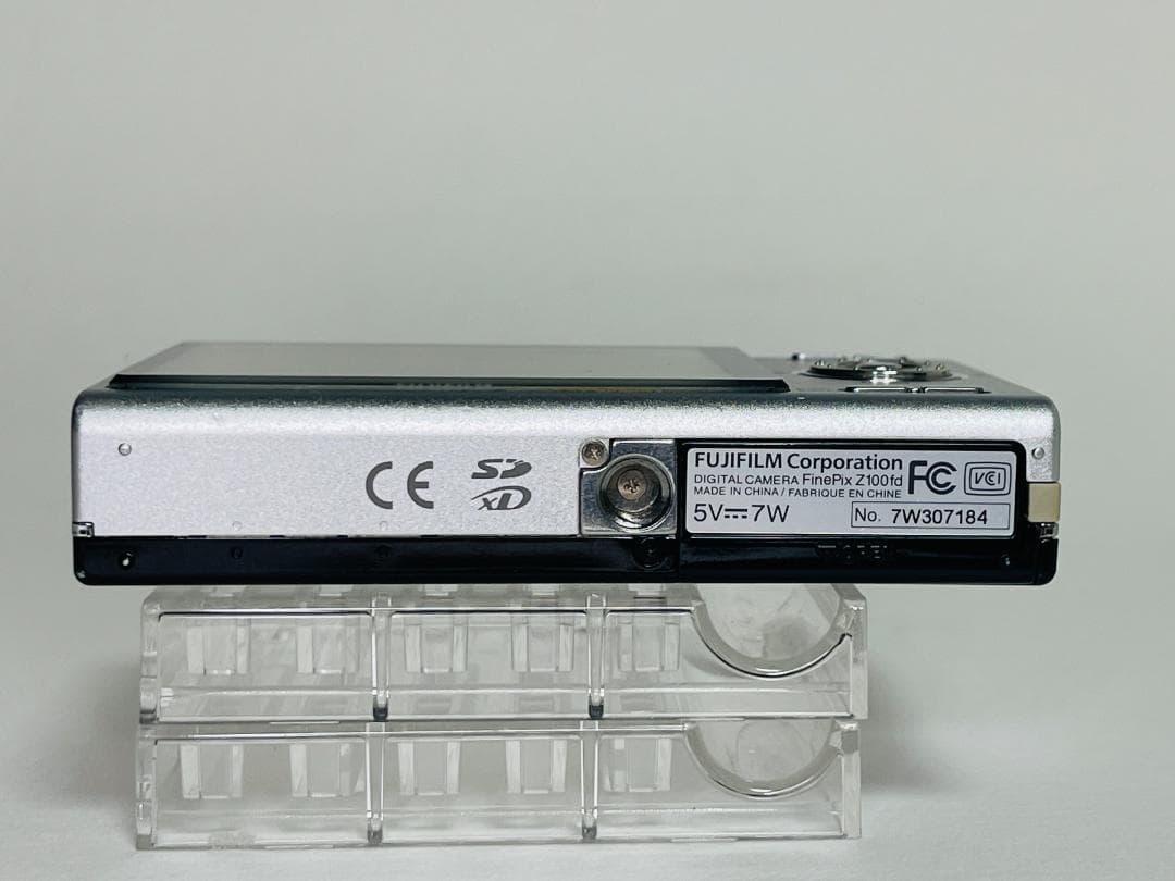 FUJIFILM FinePix Z100fd ブラック ホワイト デジカメ
