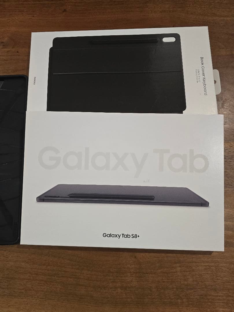 Galaxy Tab S8＋ 国内版Wi-Fiモデル　ブックカバーキーボード付き