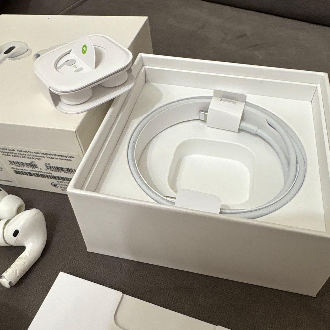 Apple AirPods Pro 本体 充電ケース付き