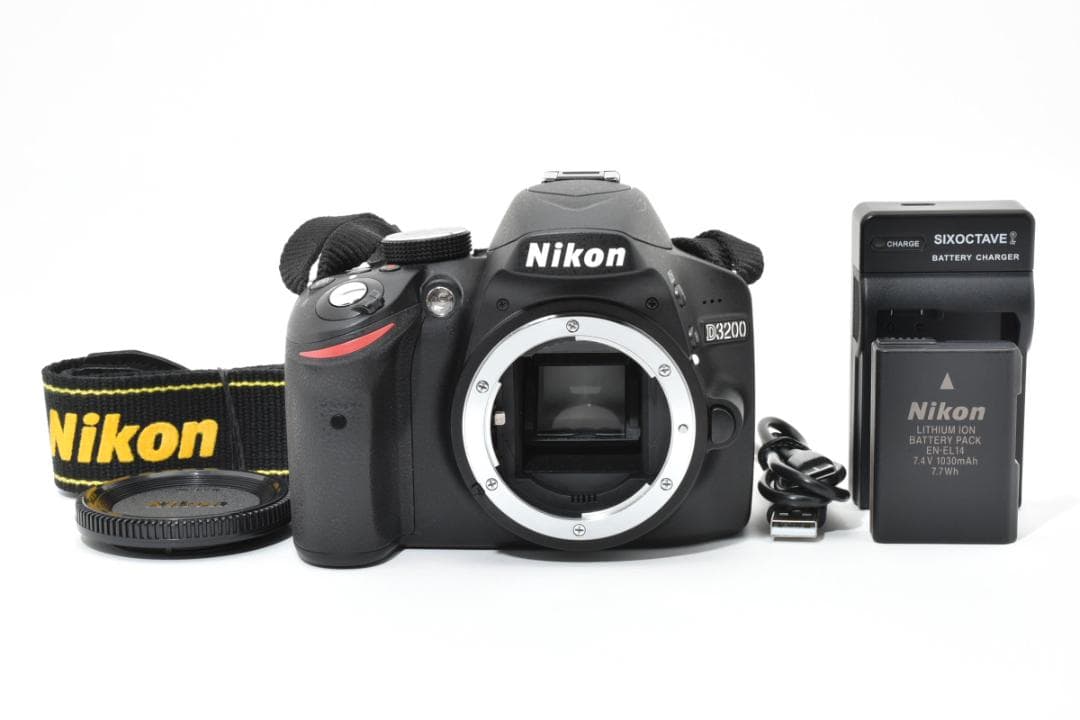 ★撮影枚数3885枚・超美品★ ニコン D3200 ボディ #20550