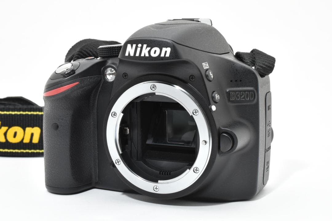 ★撮影枚数3885枚・超美品★ ニコン D3200 ボディ #20550