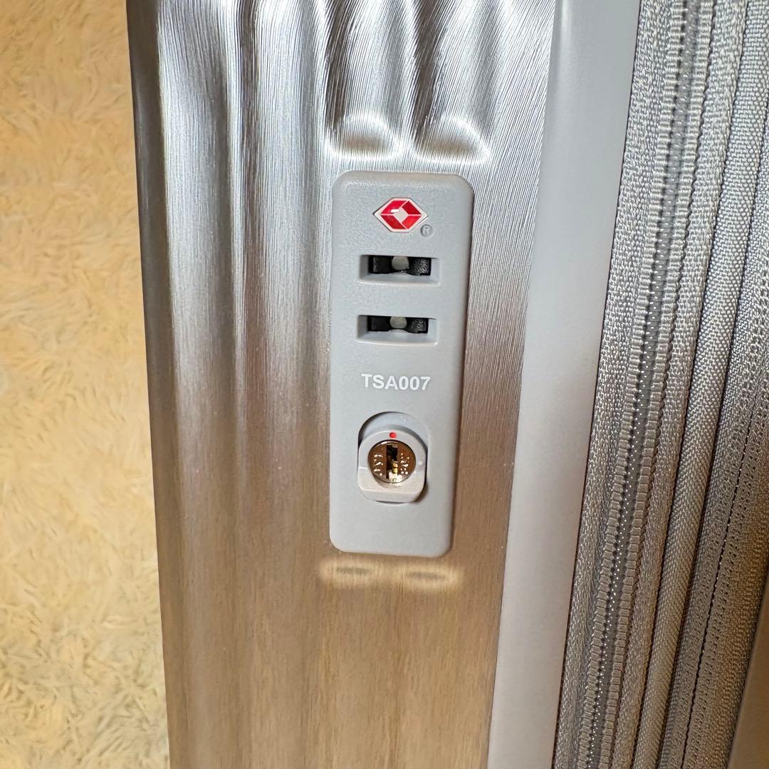 バッグ NEW ERA WHEEL CARRY CASE SMALL SILVER