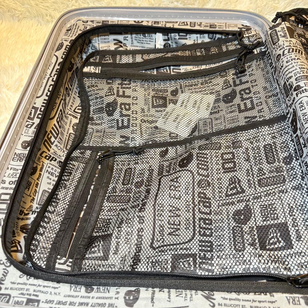 バッグ NEW ERA WHEEL CARRY CASE SMALL SILVER