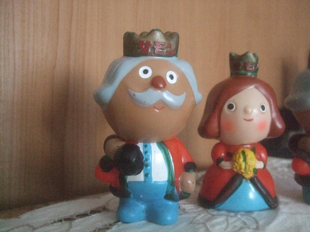 サモン★王様2個＆お妃さま1個★ ソフビ人形 ★貯金箱 ★3体セット