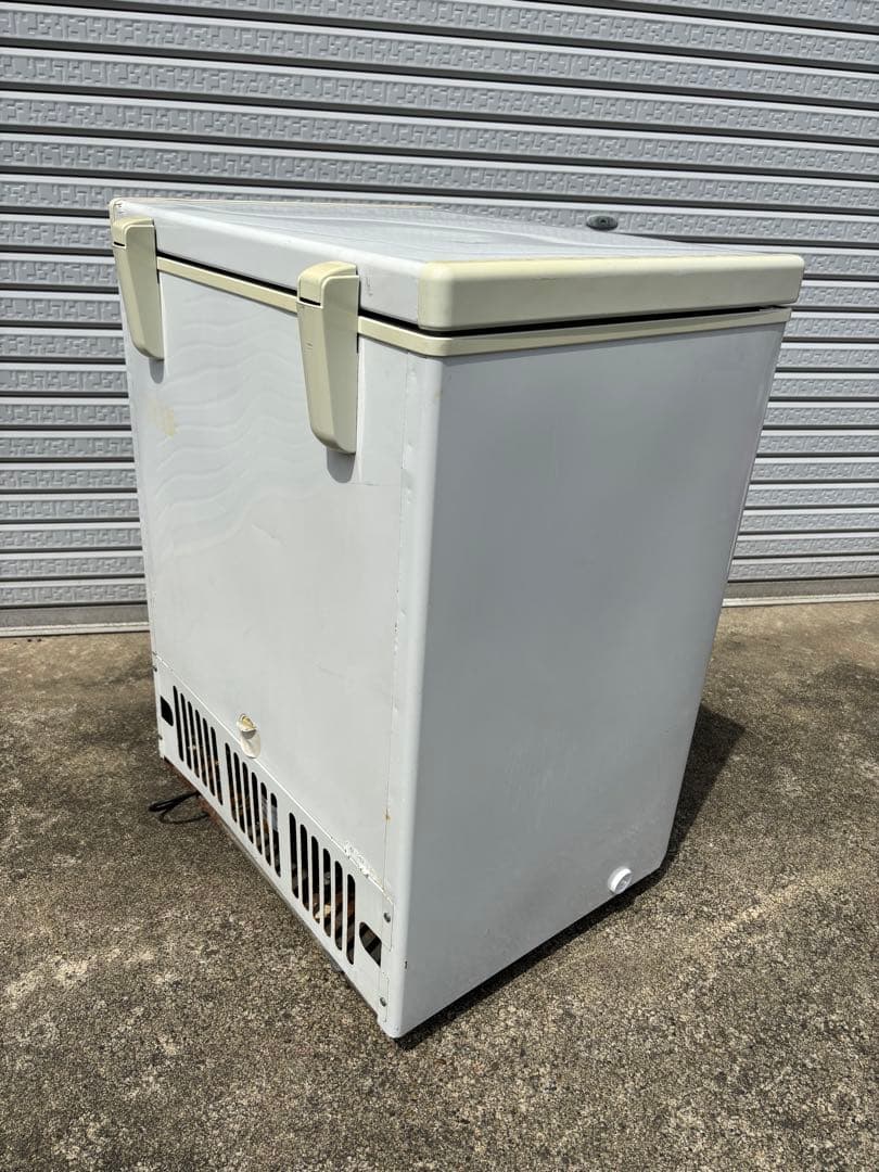 ホワイト チェストフリーザー