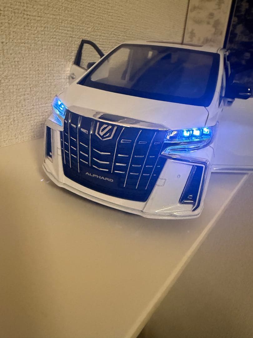 値下げ不可トヨタ アルファード 2023 ミニカー　1/18
