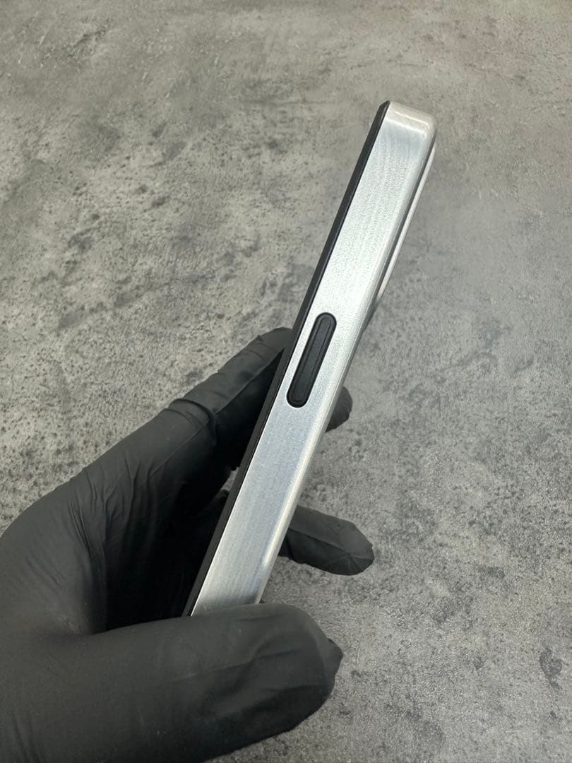 ZERO HALLIBURTON アルミニウム iPhoneケース