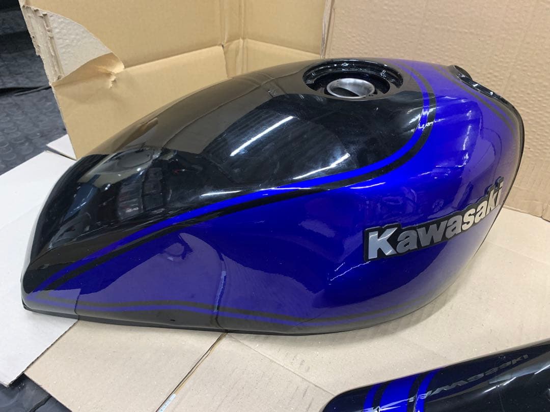 ゼファーx 社外外装 実働車外し 格安出品 タンク リアフェンダーセット