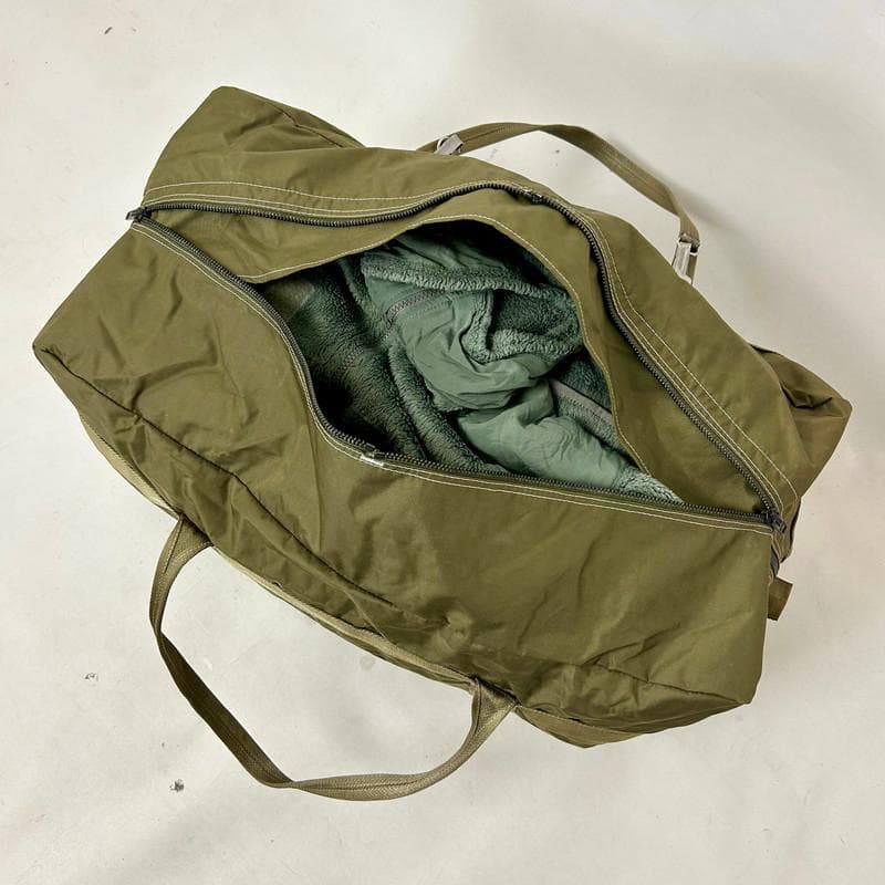 【希少】【新品】フランス軍 AERAZUR パラシュートバッグ 65L 金属