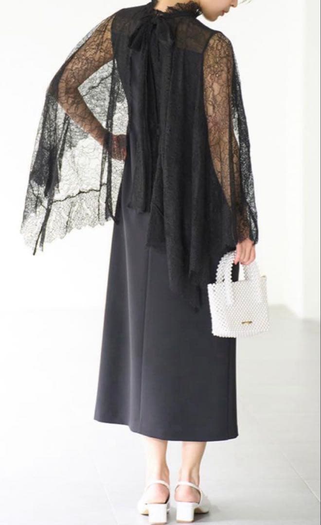 ブラック レースケープ ドレス　セルフォード