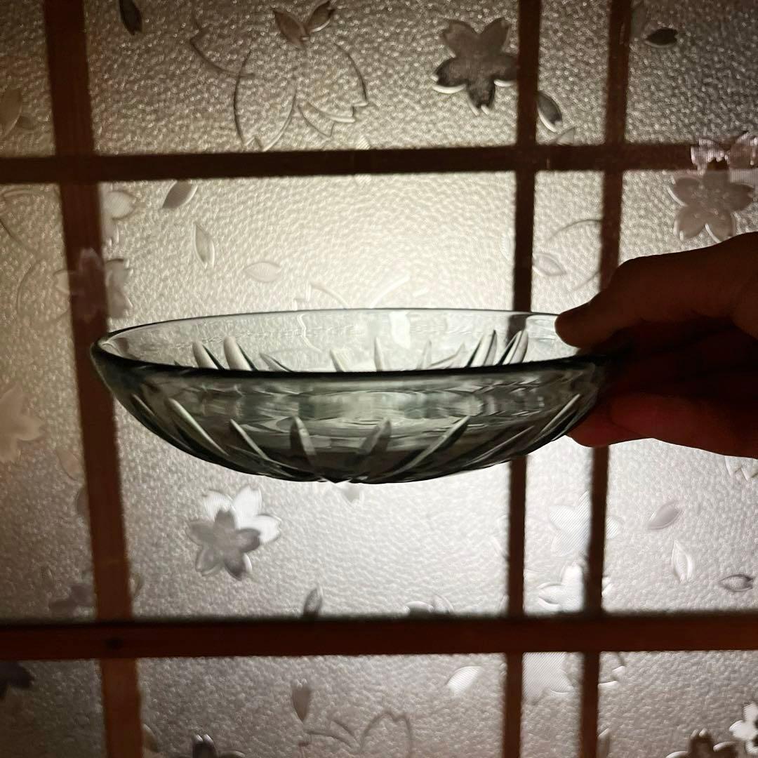 骨董　時代ガラス　希少　カーキ色　シンプルカット　平鉢　中鉢　２客　ウラン