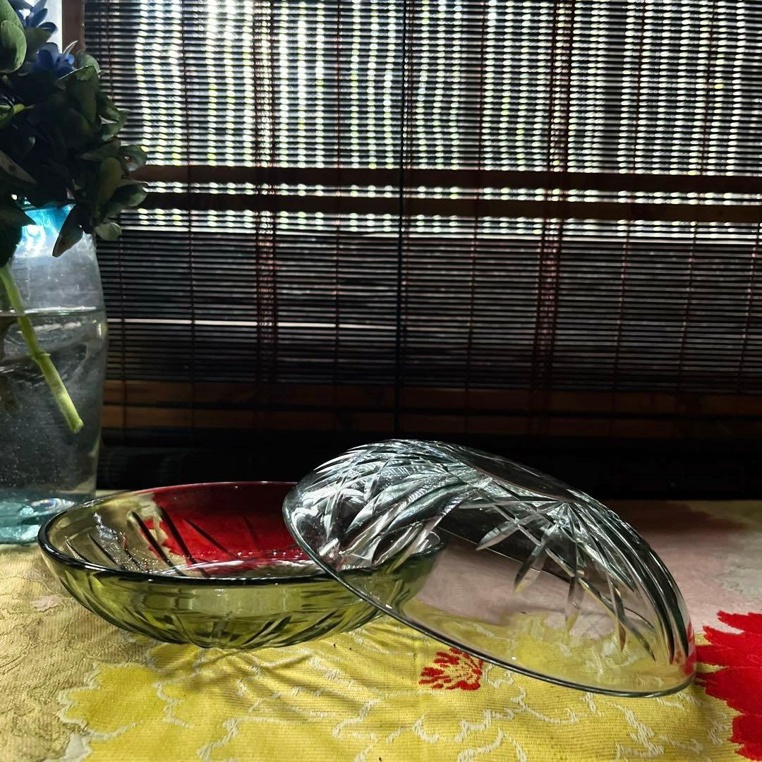 骨董　時代ガラス　希少　カーキ色　シンプルカット　平鉢　中鉢　２客　ウラン