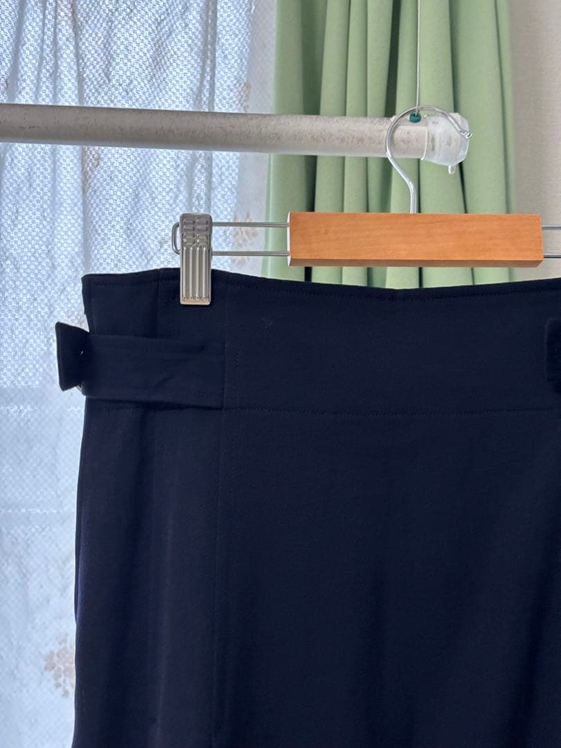 COMME des ネイビー プリーツスカート ベルト付きロング丈