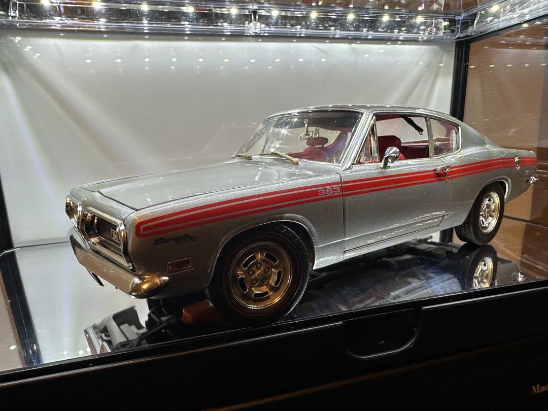 1969 Plymouth Barracuda 1/18シルバー　稀少品