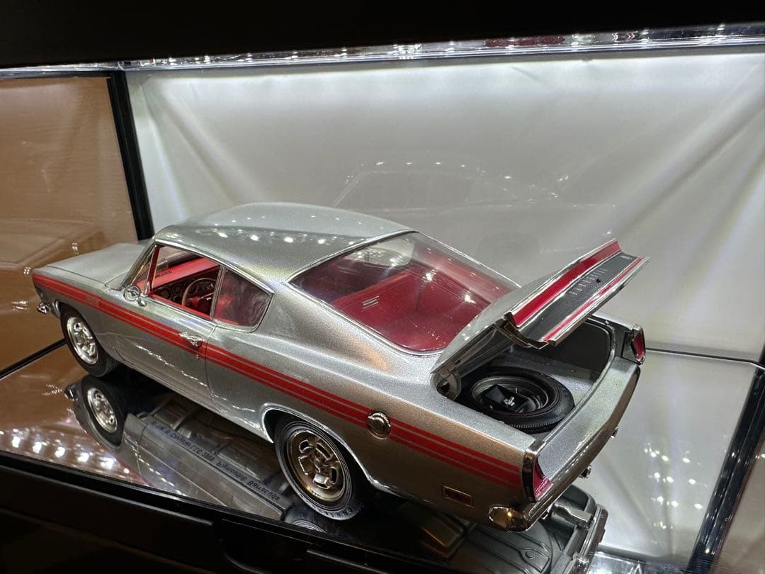 1969 Plymouth Barracuda 1/18シルバー　稀少品