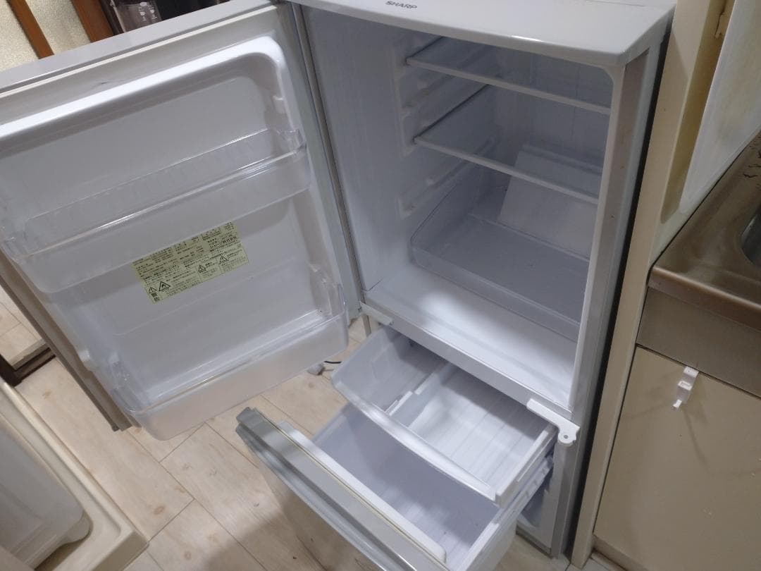 シャープ・冷凍・冷蔵庫　SJ-D14C-S 2017年製