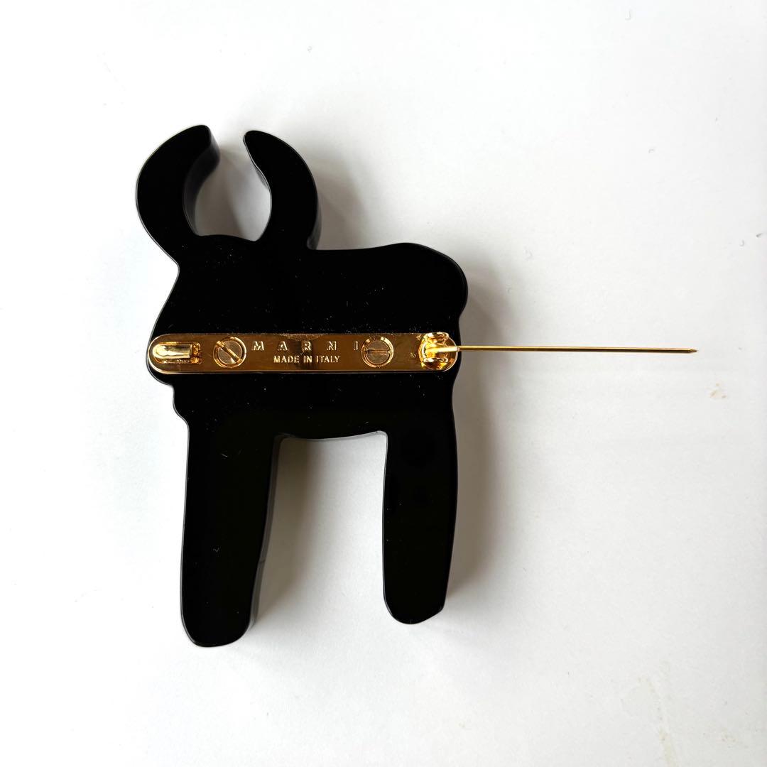 美品✨　MARNI ブローチ　動物モチーフ　樹脂　保存袋付き