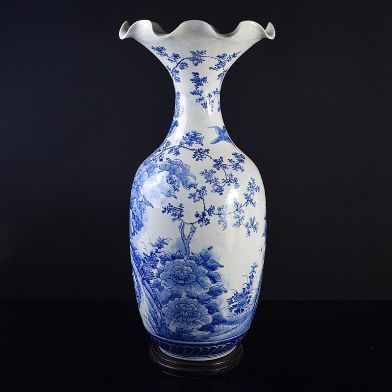 瀬戸焼　古瀬戸　染付　牡丹文　花口大瓶　唐木台・時代箱付　G　R8765B