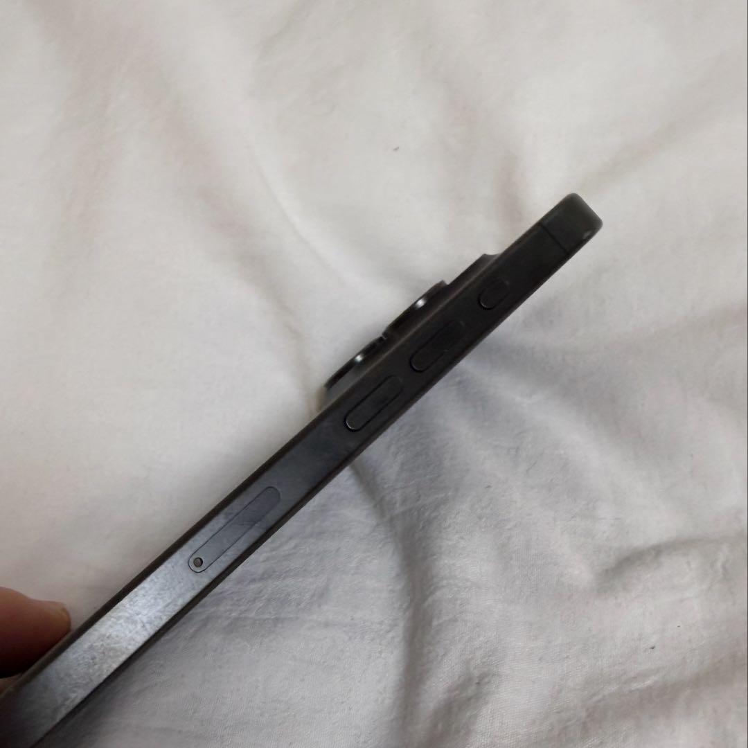 iPhone 15 Pro 本体