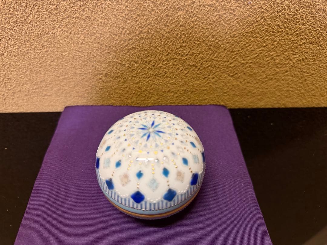 九谷焼　早助千晴　つばめ　蓋物　共箱