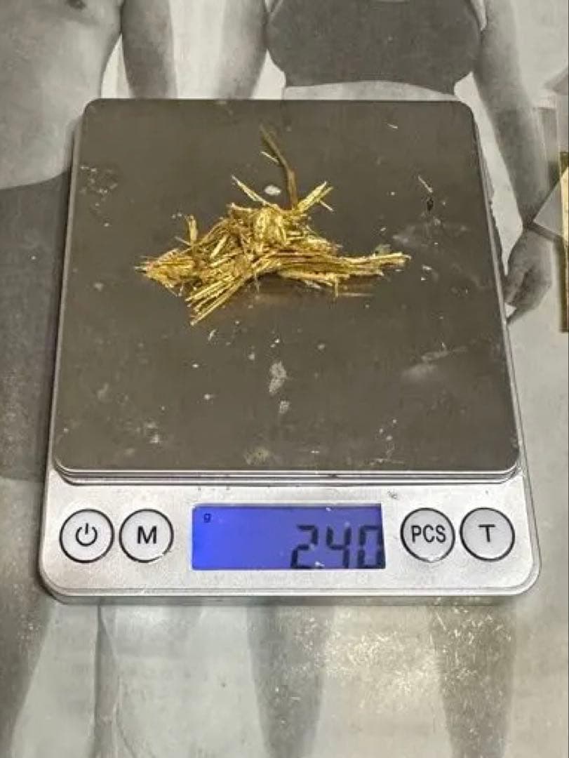 本金箔塊　2.4g 22.7k 金塵