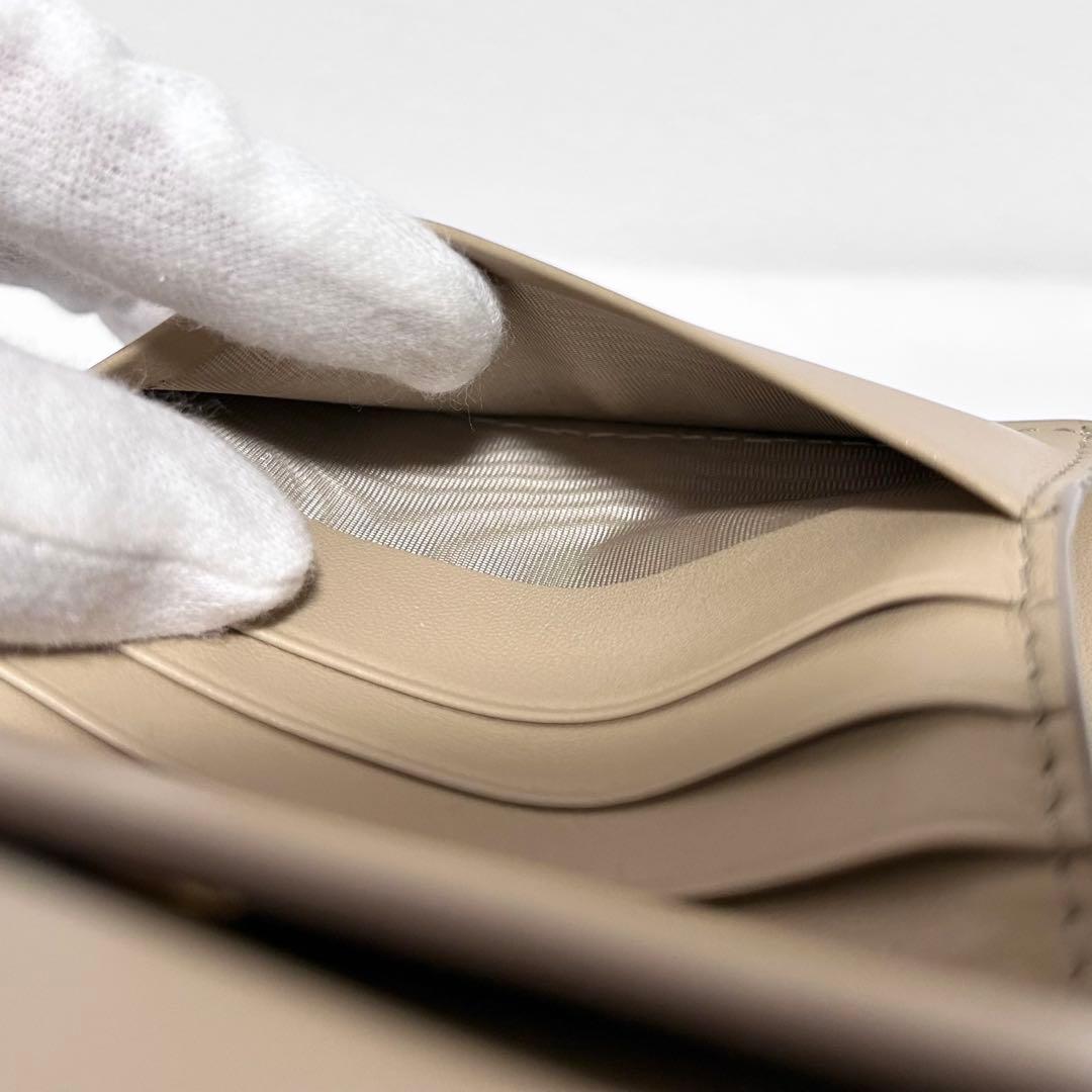 美品 MARNI マルニ 2つ折り財布 レザー ロゴ刺繍