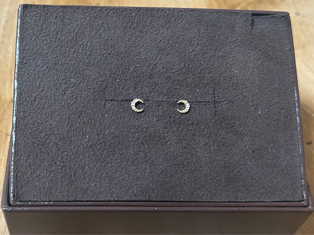 アガット agete K18三日月ピアス