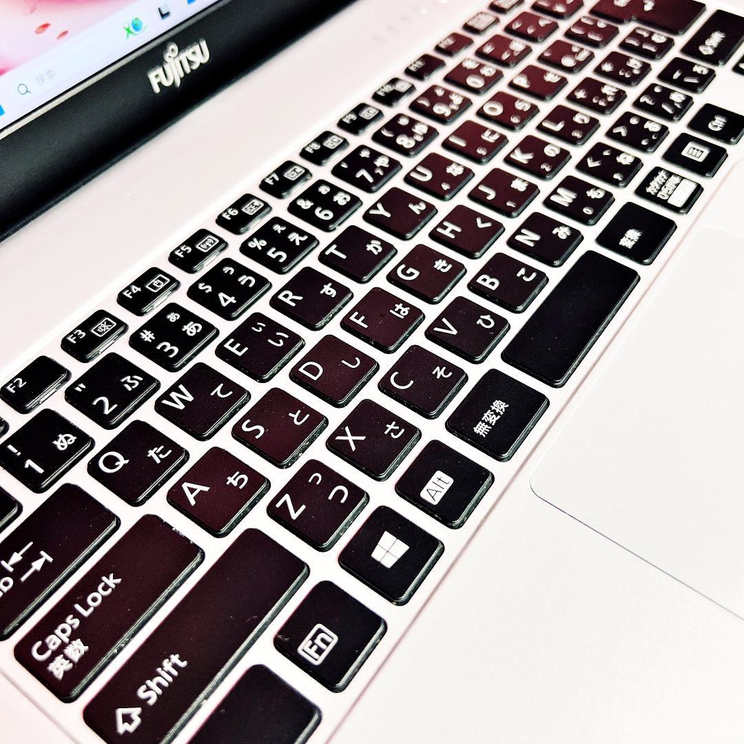 123【美品❣️】爆速SSD搭載✨バッテリー稼働OK✨カメラ✨ノートパソコン✨黒