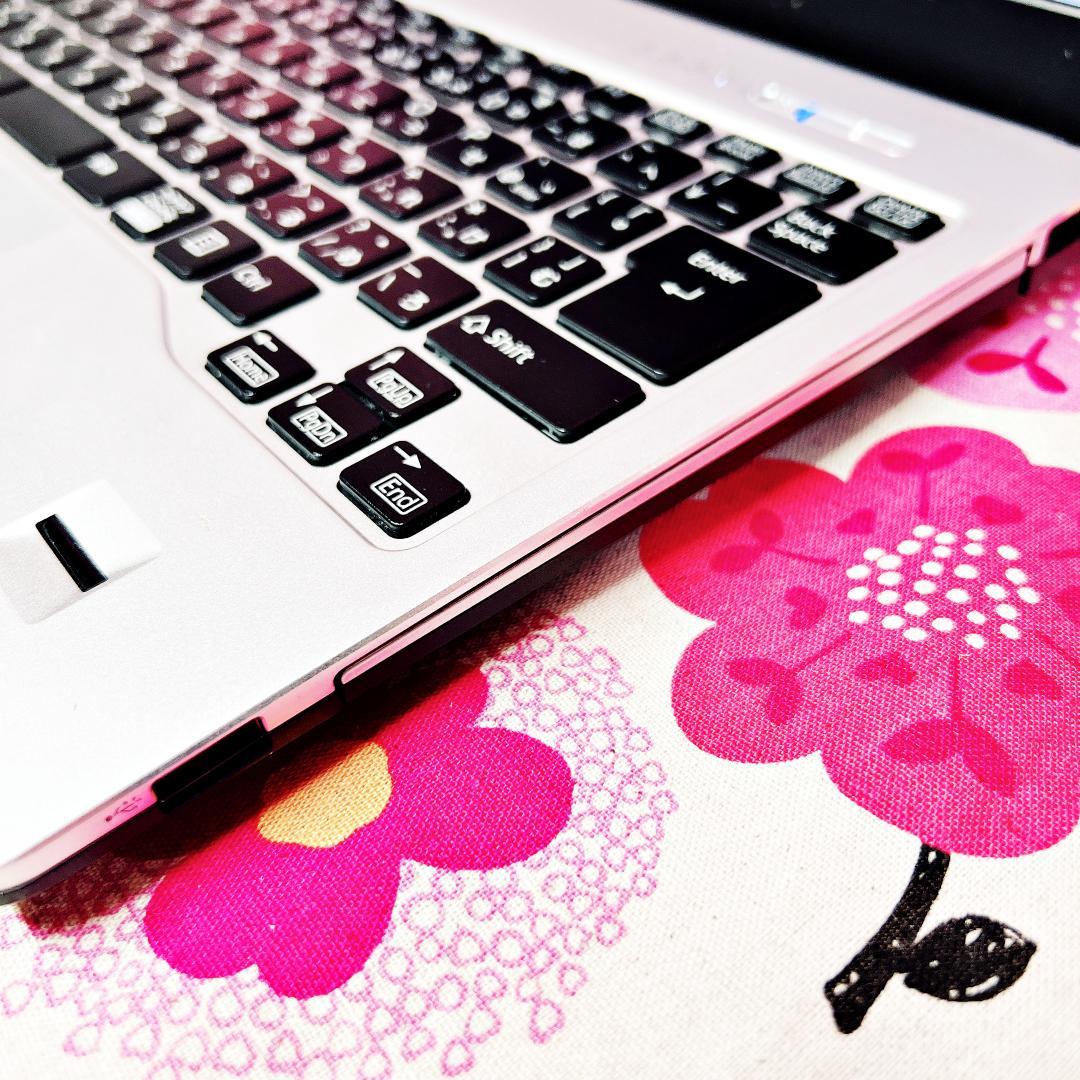 123【美品❣️】爆速SSD搭載✨バッテリー稼働OK✨カメラ✨ノートパソコン✨黒