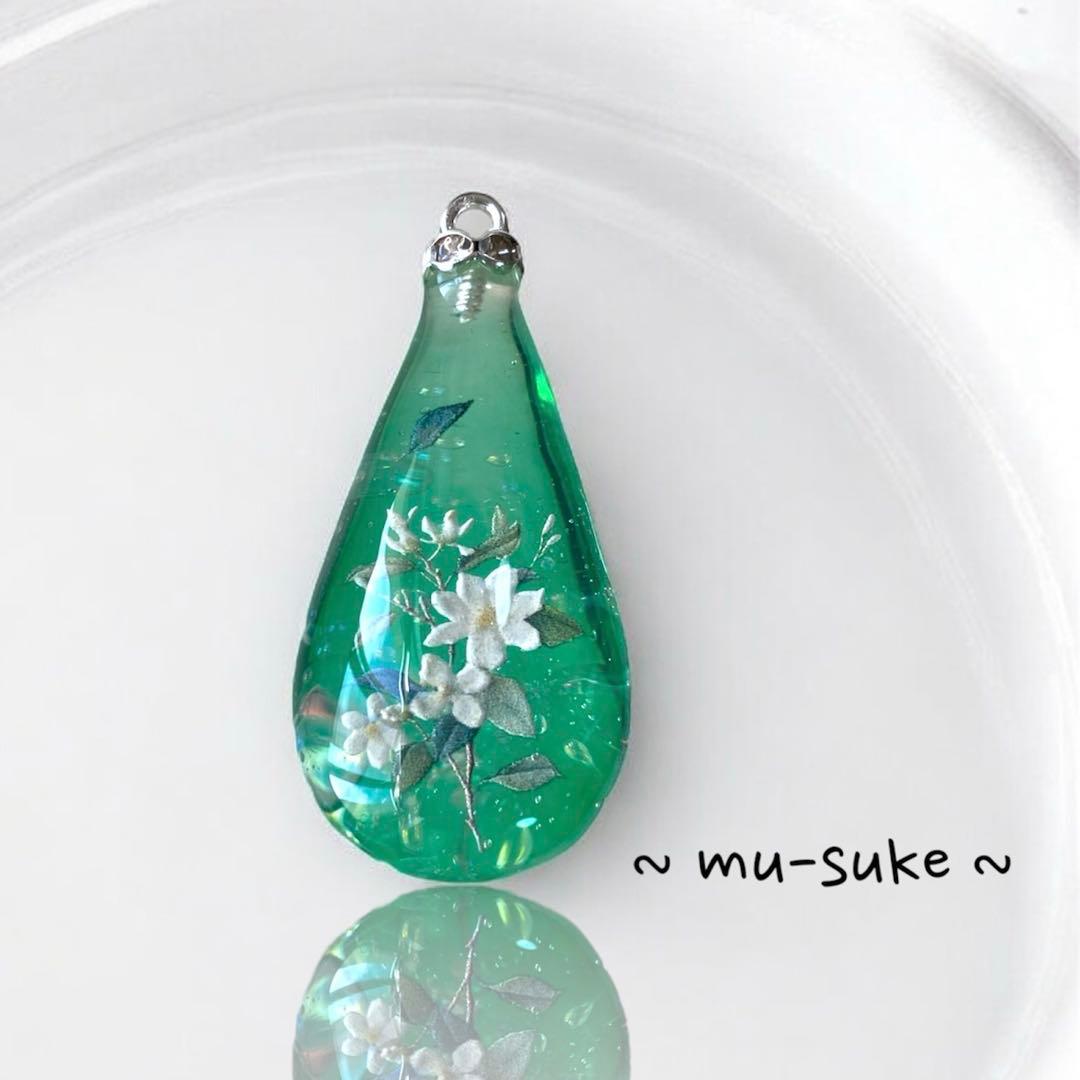 〜ニッキー様〜天然石　レジンネックレス　【トルネード】