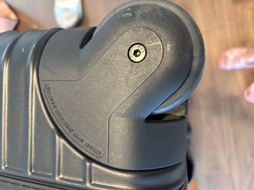 RIMOWA ブラックキャリーケース