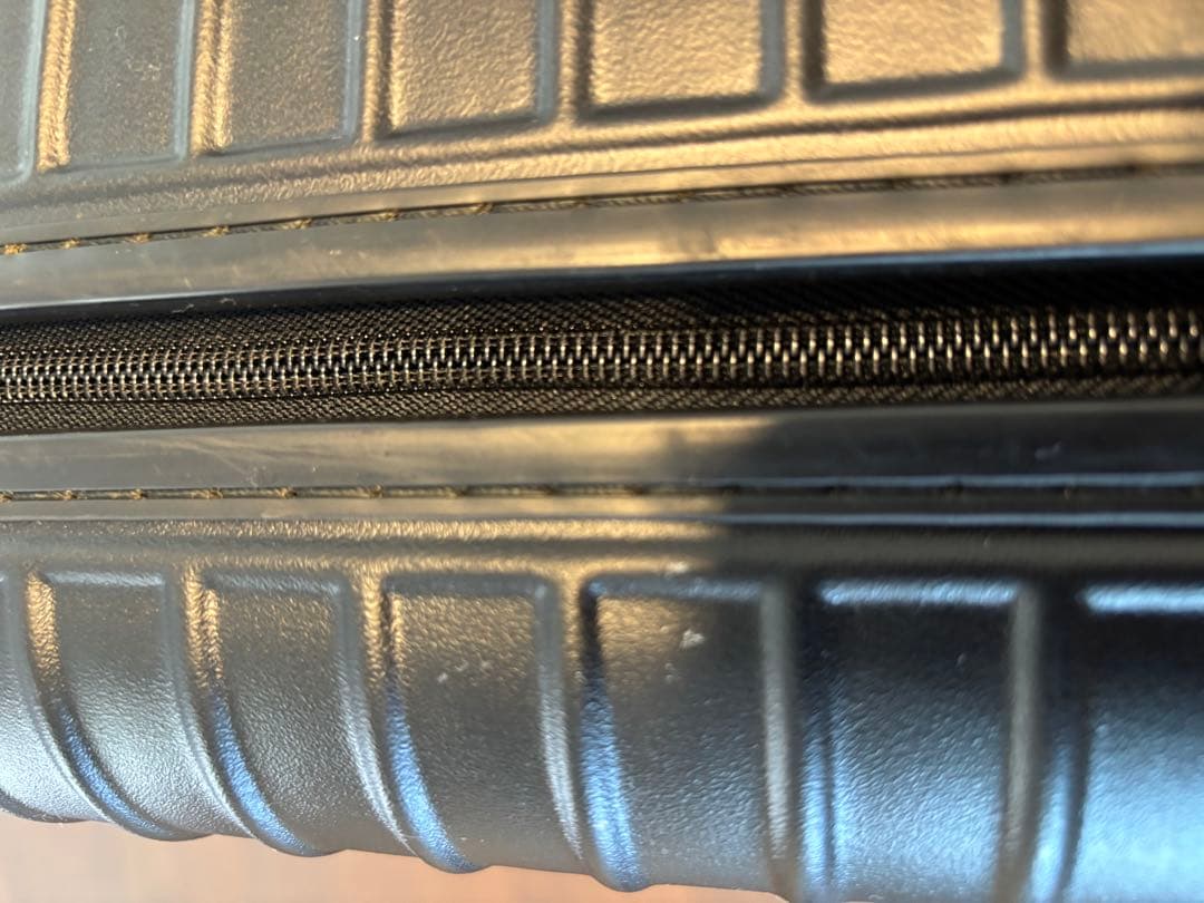 RIMOWA ブラックキャリーケース