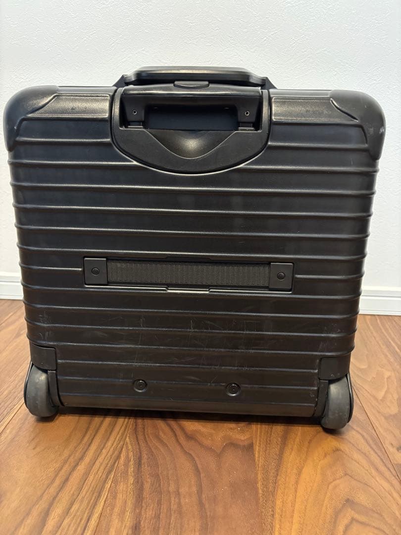 RIMOWA ブラックキャリーケース