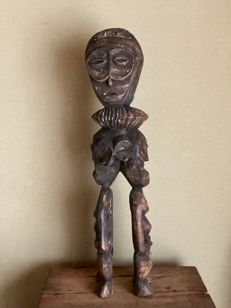 コンゴ民主共和国ソンゲ族　木彫りの像