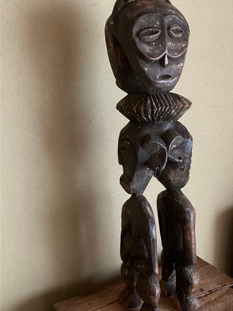 コンゴ民主共和国ソンゲ族　木彫りの像