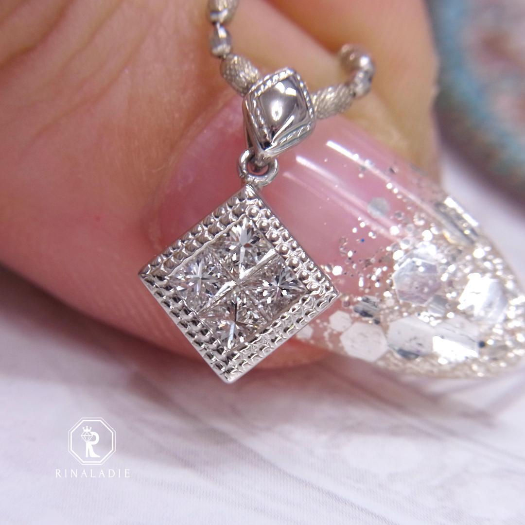 Pt900天然ダイヤモンド★プリンセスカットミステリーのミル打ちペンダントトップ