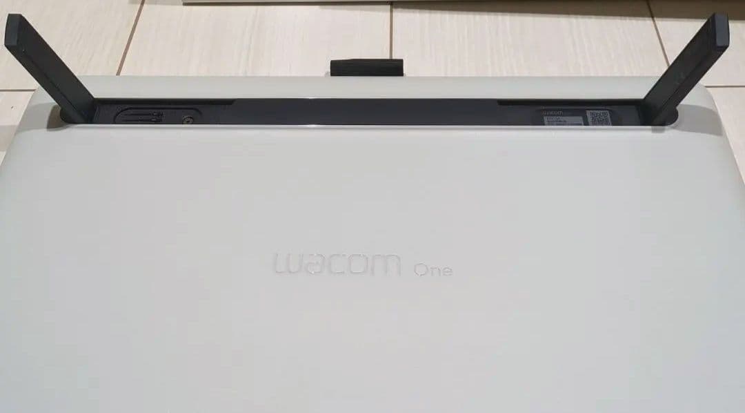 Wacom 13.3インチ 液タブOne 液晶ペンタブレット 13
