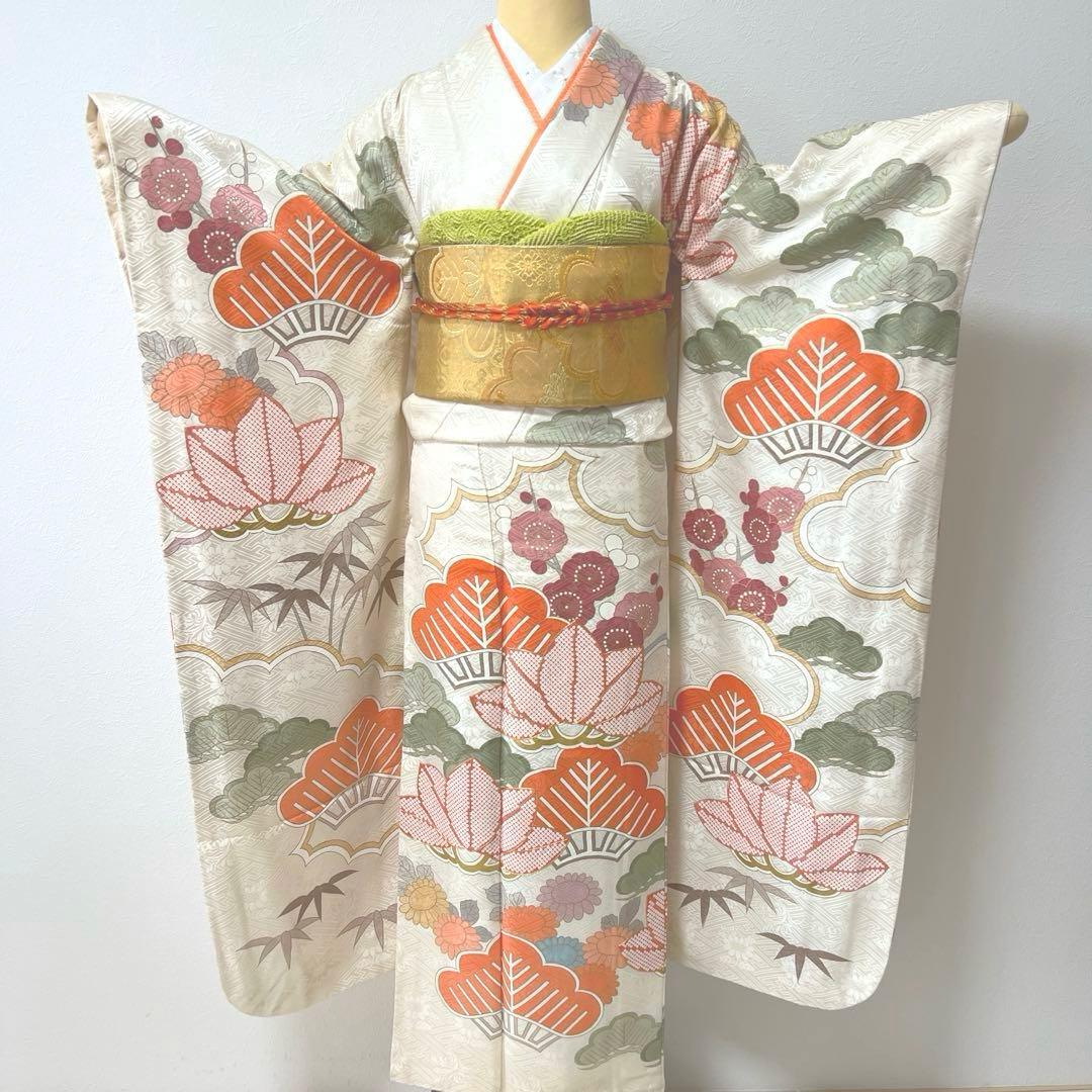 425 振袖フルセット 正絹 オフホワイト 白 金彩 駒刺繍 松竹梅 レトロ
