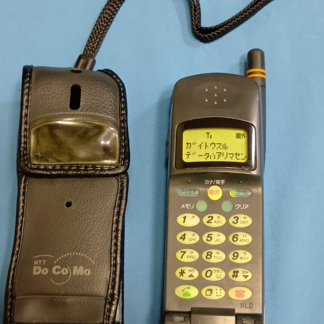 ドコモ　ムーバ　D2 ◆電源入ります。充電します。とてもキレイです。