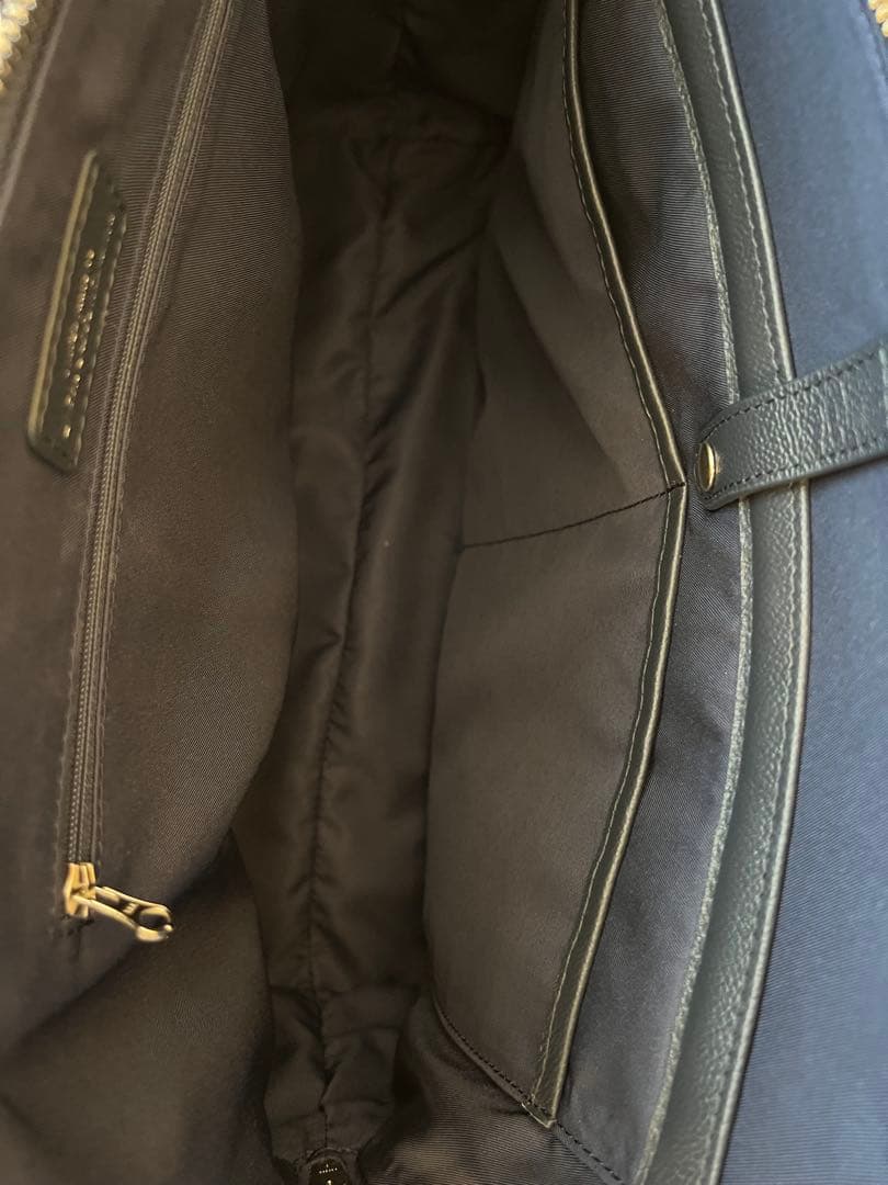 ダークブルーレザービジネスバッグ