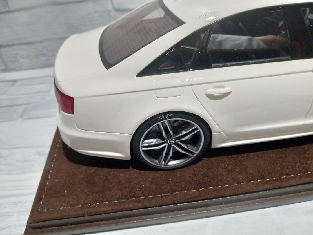 1/18 アウディS6 セダン　ミニカー　ホワイト　50台限定品