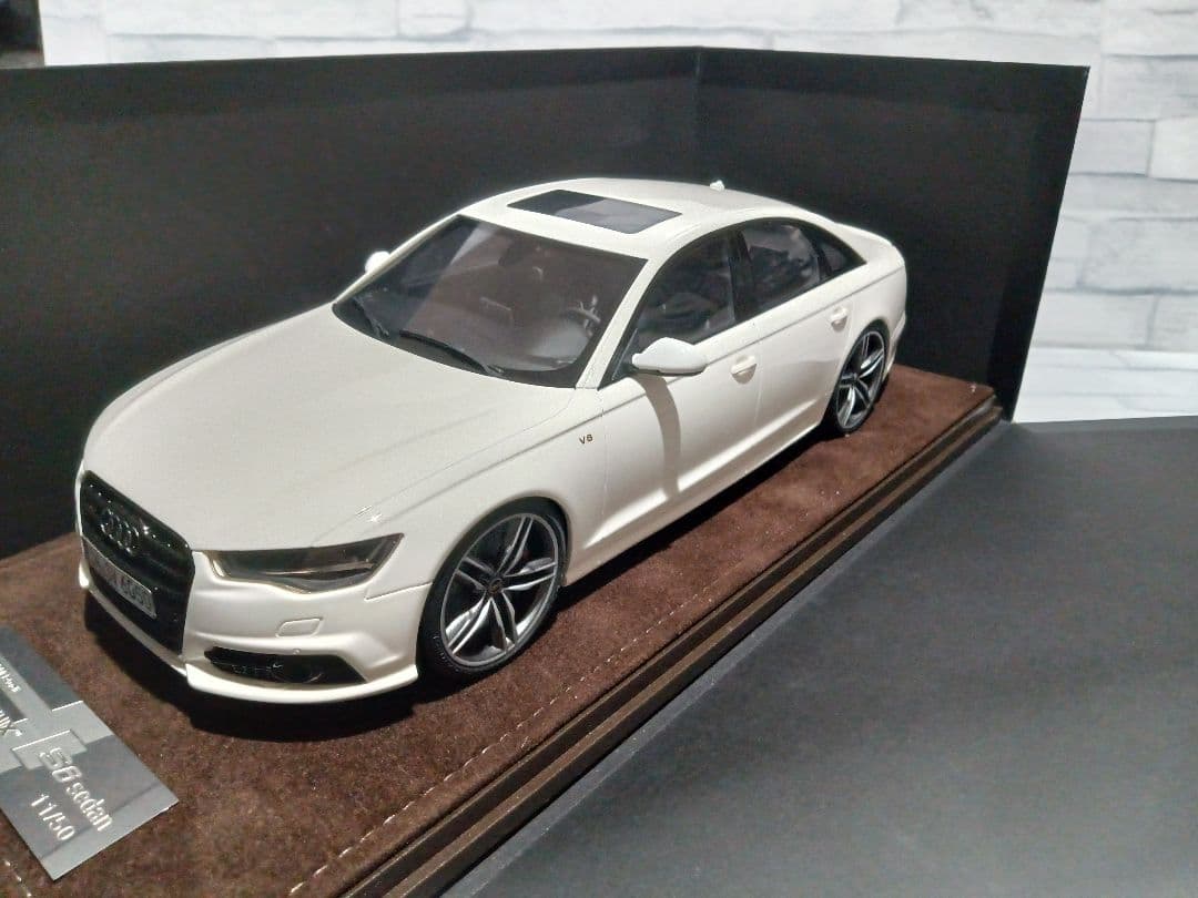 1/18 アウディS6 セダン　ミニカー　ホワイト　50台限定品