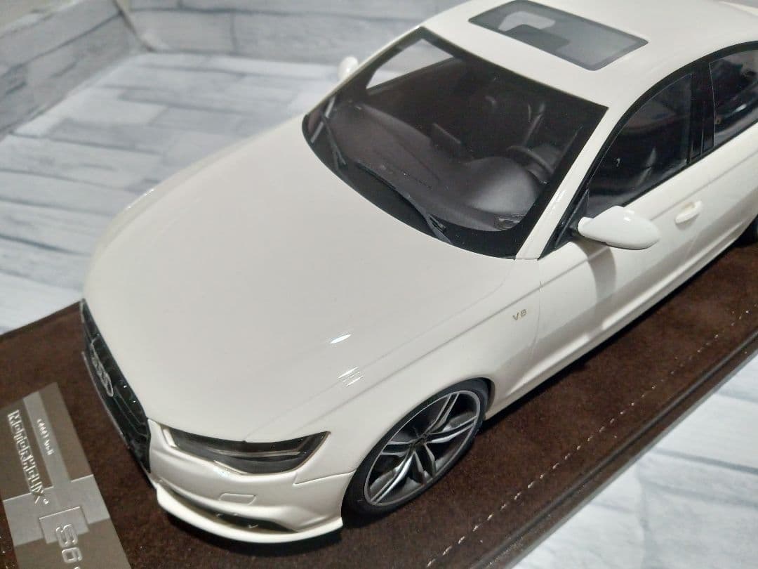 1/18 アウディS6 セダン　ミニカー　ホワイト　50台限定品