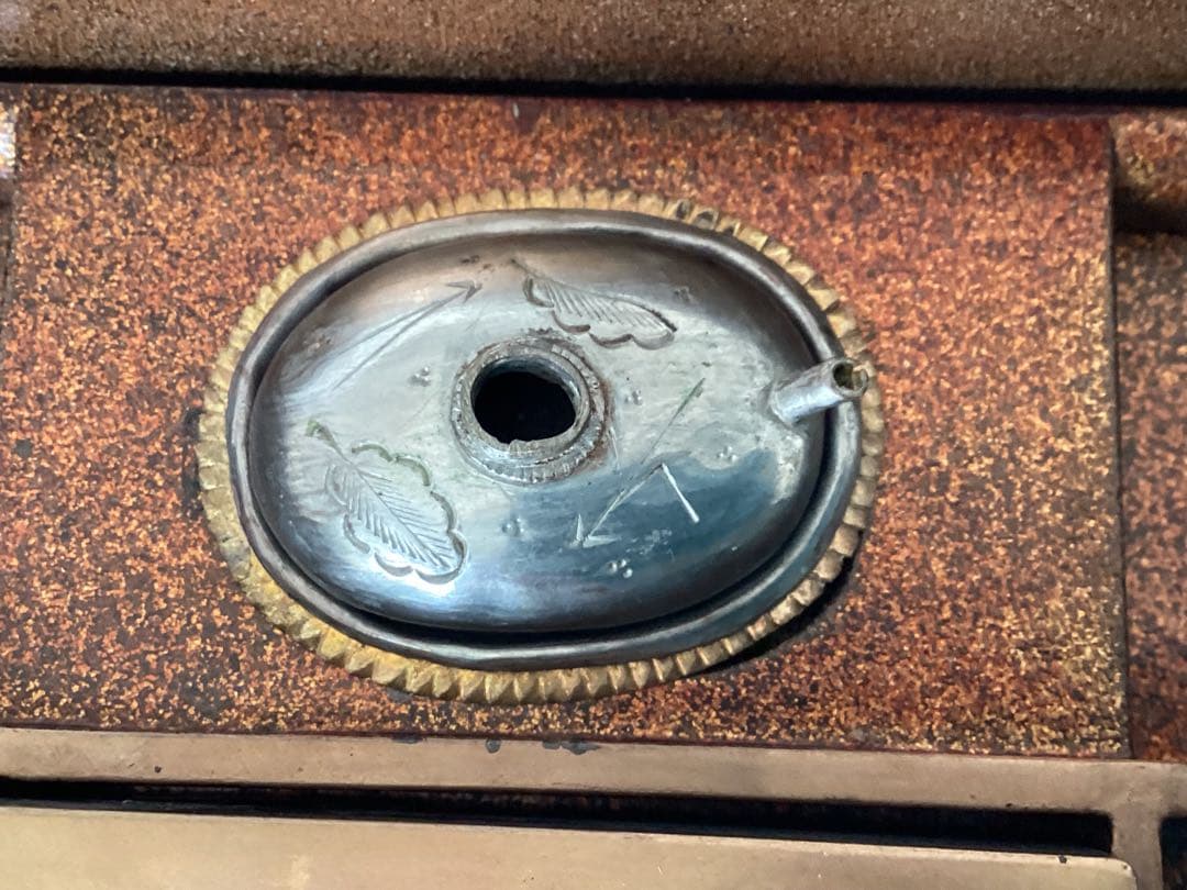 漆塗文箱 五葉松と橘花の金蒔絵　梨子漆塗　硯石・水滴付　硯箱　アンティーク　木箱